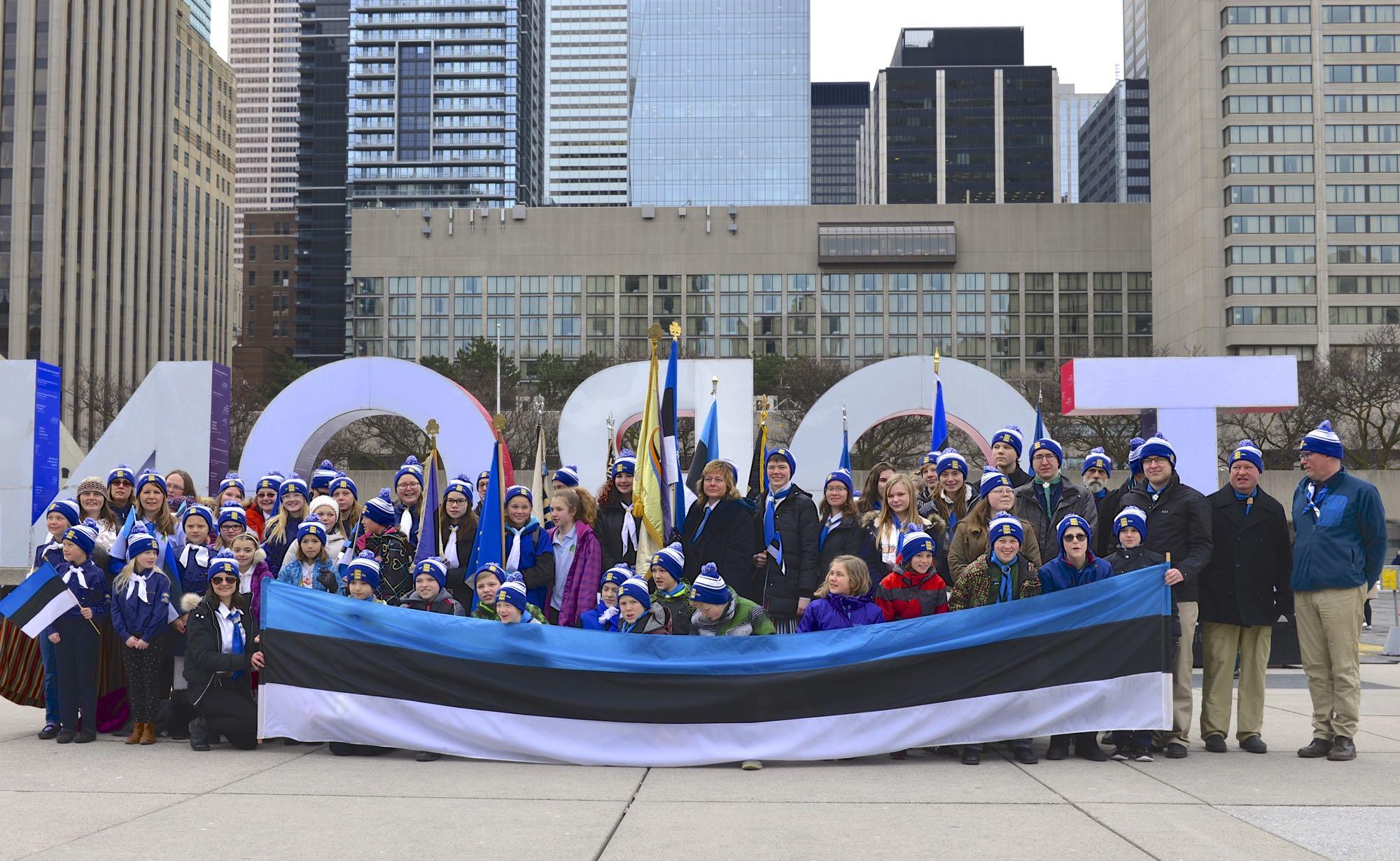 Estonian Canadians celebrating Estonian Independence Day on 24 February 2018 in front of the Toronto City Hall. Photo by Peeter Põldre.